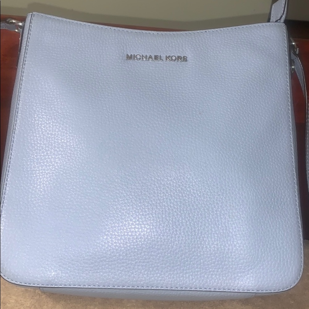 Micheal Kors blue cross body great condition